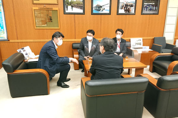 北海道登別市長からの表敬3