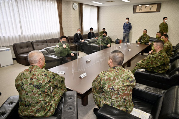 部隊視察