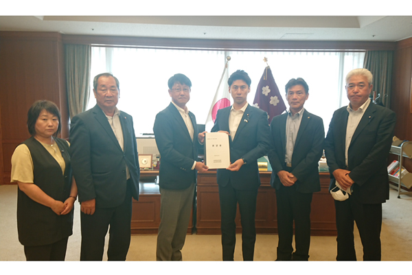 宮崎県新富町議会議長及び同町議会基地対策特別委員会からの表敬