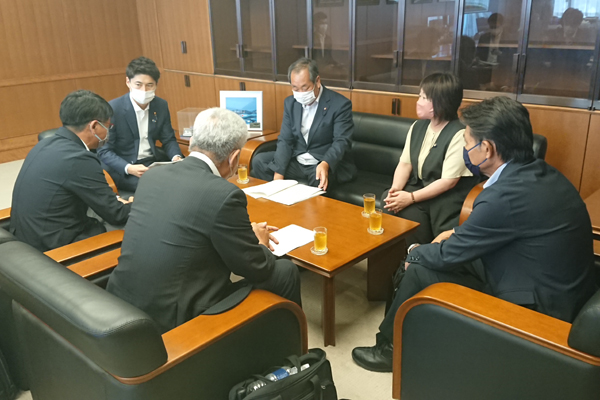 宮崎県新富町議会議長及び同町議会基地対策特別委員会からの表敬