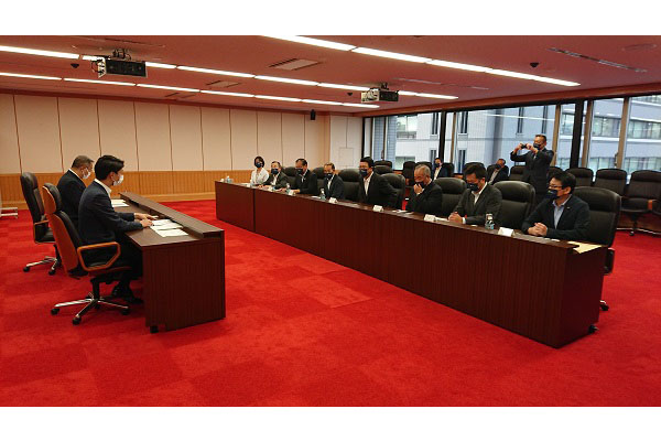 千歳市における自衛隊の体制強化を求める期成会及び千歳市、千歳市議会議員からの要請