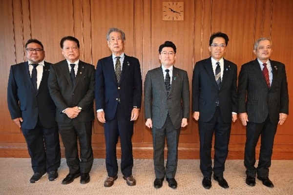 沖縄県読谷村議会議員からの要請