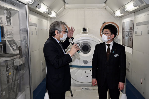 宇宙航空研究開発機構（ＪＡＸＡ）筑波宇宙センターの視察