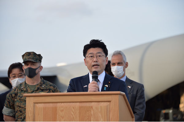 在日米軍横田基地の視察