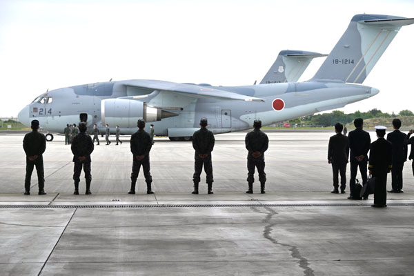 ウクライナ被災民救援空輸隊の出国行事への出席