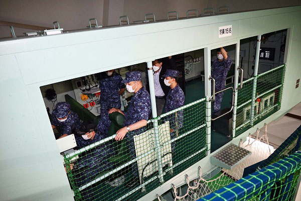 海上自衛隊呉地区の視察