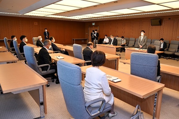 青森県むつ市議会議長からの要請