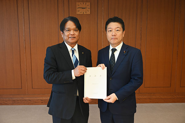 沖縄県うるま市長からの要請