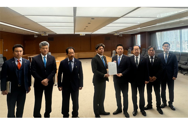 沖縄県石垣市議会議長等からの要請