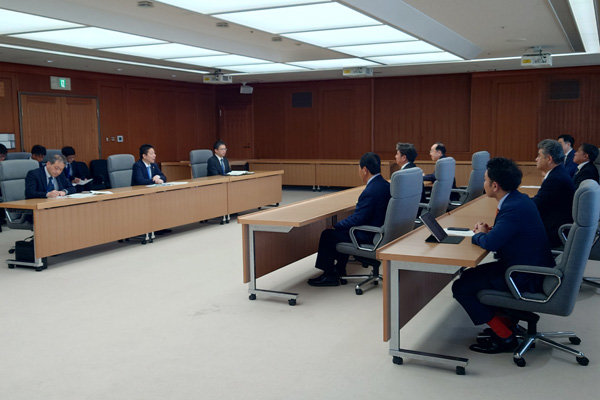 沖縄県石垣市議会議長等からの要請