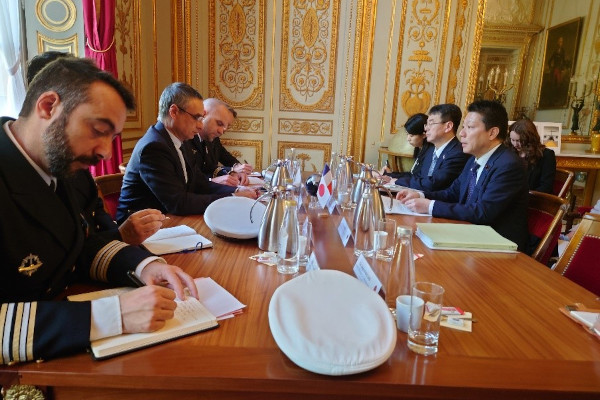 本田防衛副大臣のフランス訪問