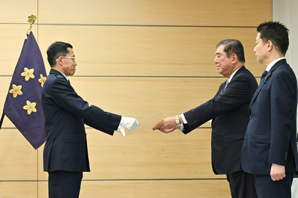 内閣総理大臣特別賞状表彰式への立会