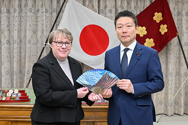 イーグル英国国防大臣（国防調達・産業担当）との会談