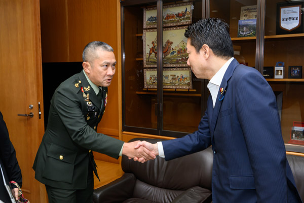タイ王国軍司令官による本田副大臣表敬