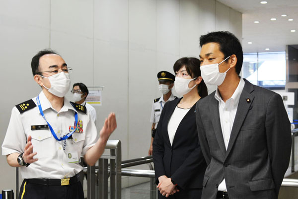 自衛隊東京大規模接種会場の視察