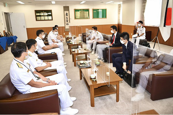 部隊視察
