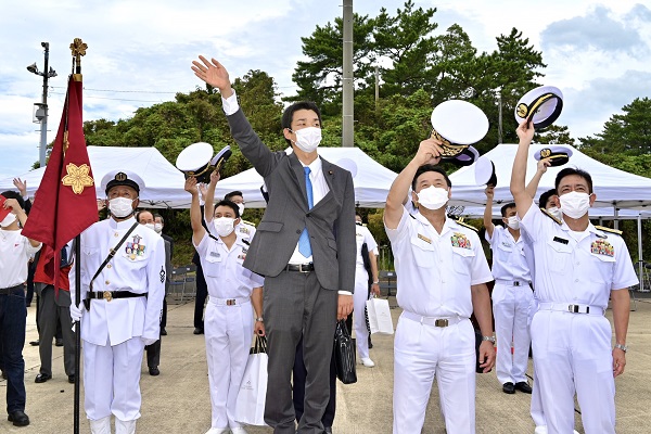 第４３次派遣海賊対処行動水上部隊出国行事への出席