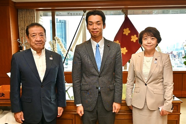 沖縄県沖縄市長からの表敬