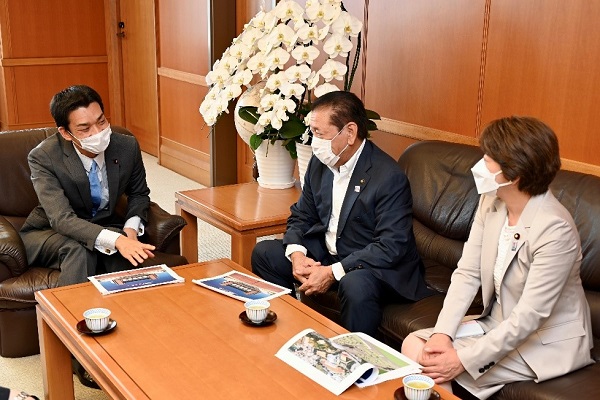 沖縄県沖縄市長からの表敬