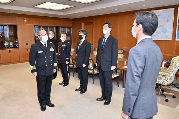 砕氷艦「しらせ」艦長による出国報告