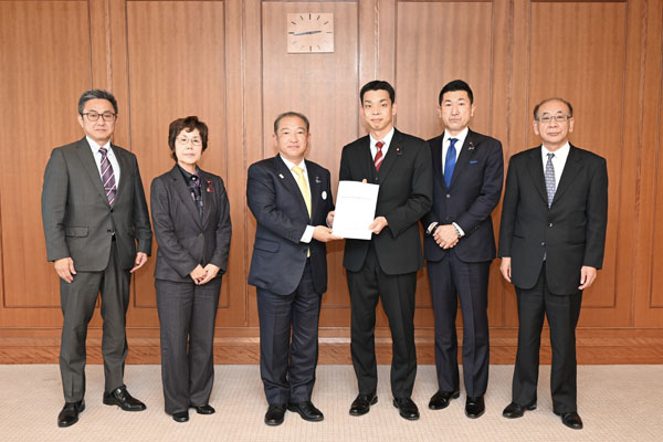 相模原市米軍基地返還促進等市民協議会からの要請