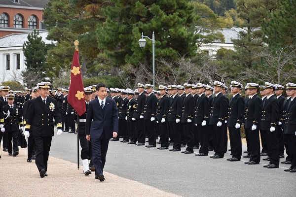 海上自衛隊幹部候補生学校卒業式への出席等