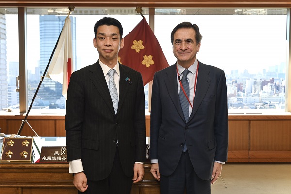 センダゴルタ駐日スペイン大使による井野防衛副大臣表敬
