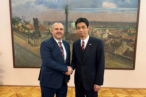 井野防衛副大臣のスペイン王国及びチェコ共和国訪問