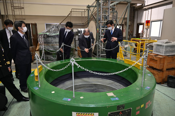 防衛装備庁艦艇装備研究所の視察
