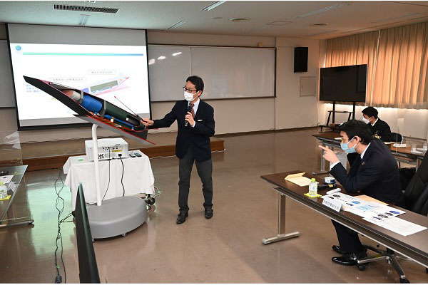 防衛装備庁航空装備研究所の視察