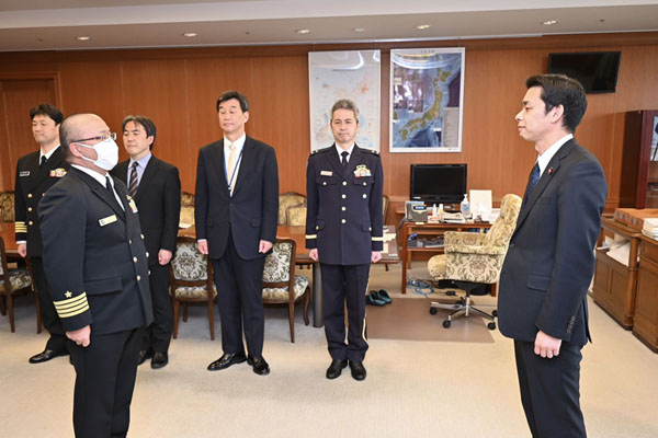 砕氷艦「しらせ」艦長による帰国報告