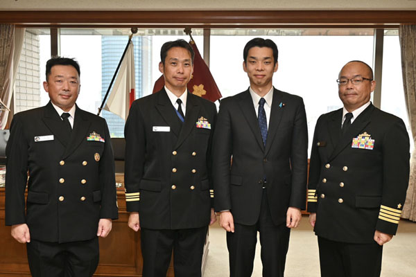 砕氷艦「しらせ」艦長による帰国報告