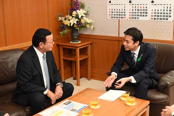 沖縄県金武町長からの表敬・要請