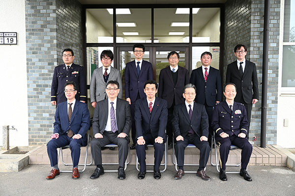 防衛装備庁陸上装備研究所等の視察