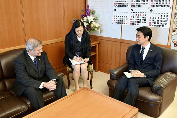 ロペス・デル・ポソ スペイン国防省国防政策担当局長による井野防衛副大臣表敬
