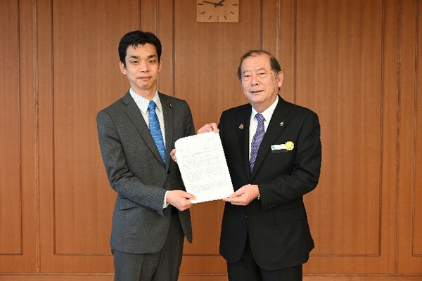 沖縄県宜野湾市長からの要請