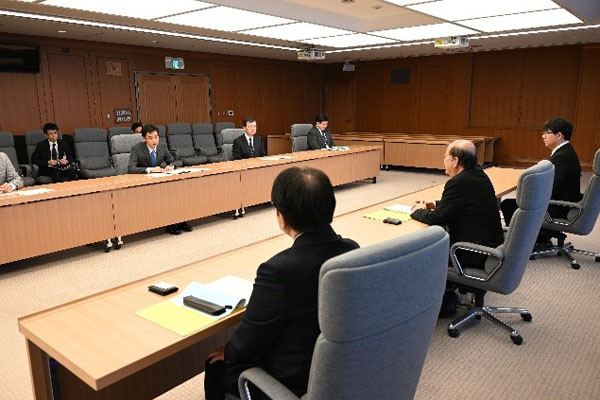 沖縄県宜野湾市長からの要請