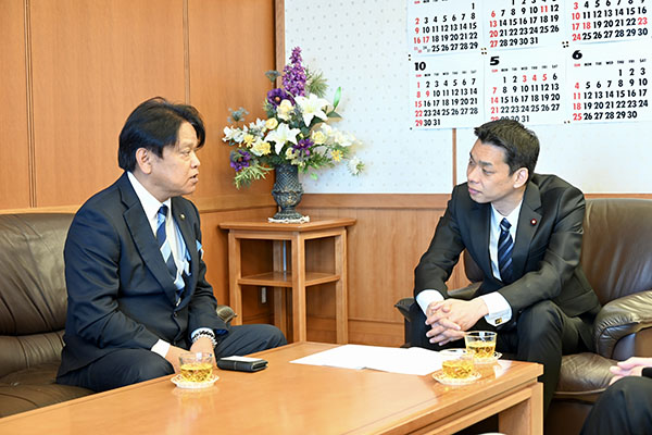 沖縄県うるま市長からの要請