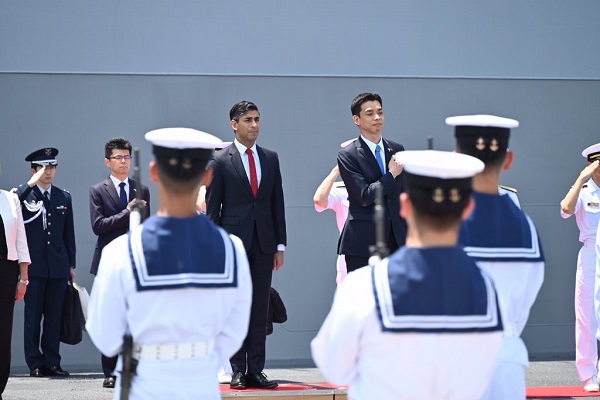 リシ・スナク英国首相による護衛艦「いずも」視察