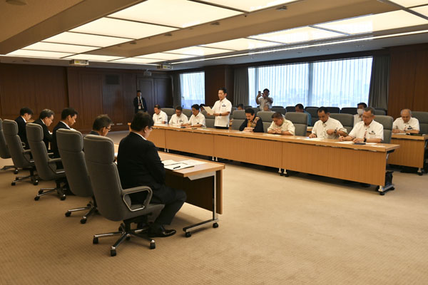 沖縄県浦添市長等からの要請