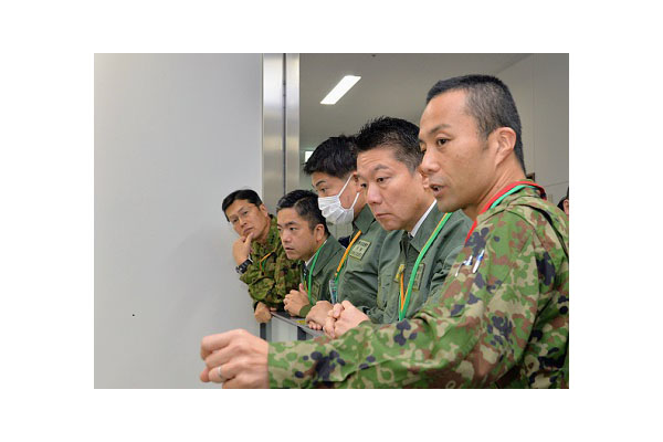 日米豪共同指揮所演習（ＹＳ－８７）の視察