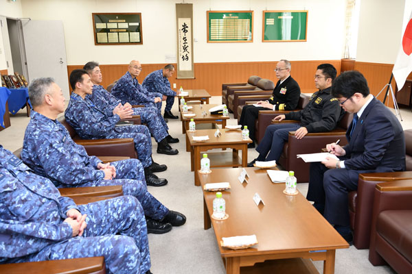 部隊視察