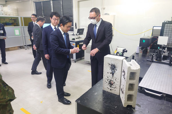 防衛装備庁研究所視察