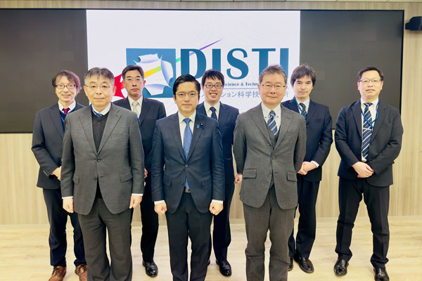 防衛装備庁研究所視察