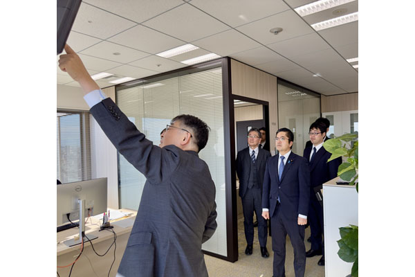 防衛装備庁研究所視察