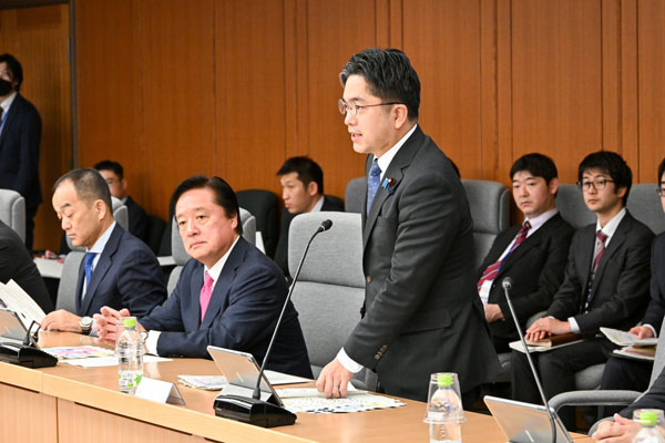 防衛力の抜本的強化に関する有識者会議への出席