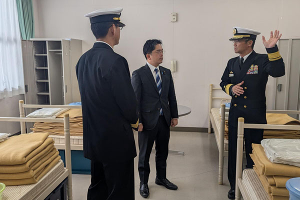 部隊視察