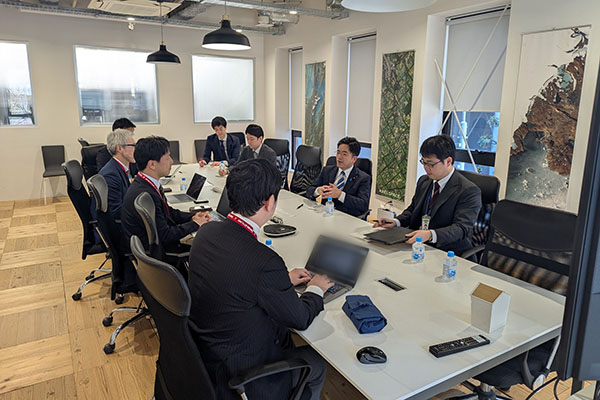 企業視察
