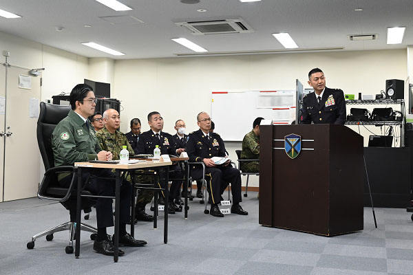 部隊視察