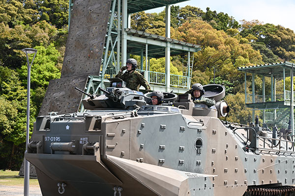部隊視察